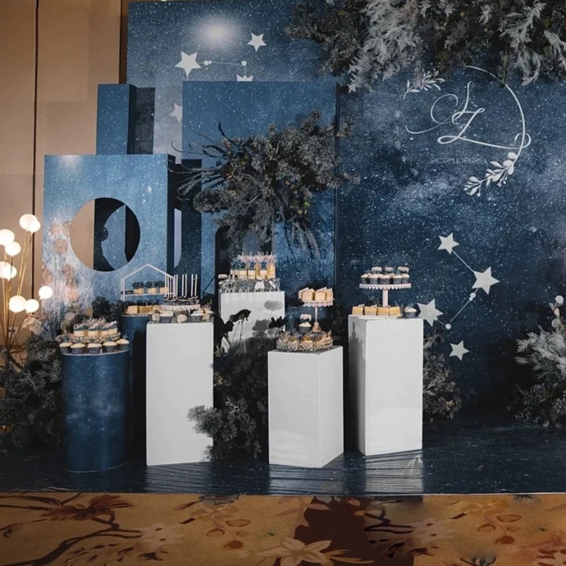 مزهرية زهور بيضاء على شكل عمود - مراجعة Dessert Table Backdrop وسعره